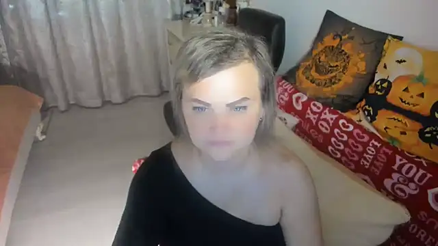 MildMature online show from November 6, 2025, 6:53 pm