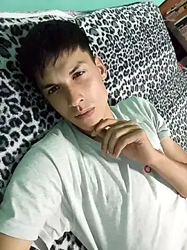 frankitocam4 online show from December 1, 2025, 7:30 pm