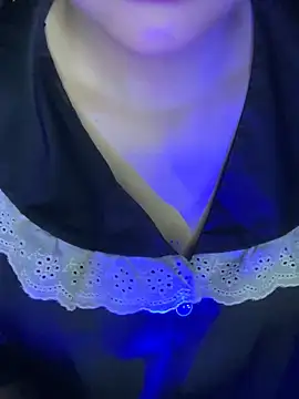Linhtruong  online show from May 5, 2026, 4:09 am