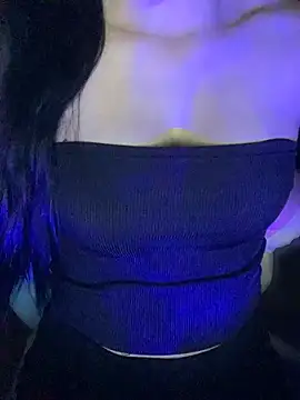 Linhtruong  online show from May 7, 2026, 4:07 am