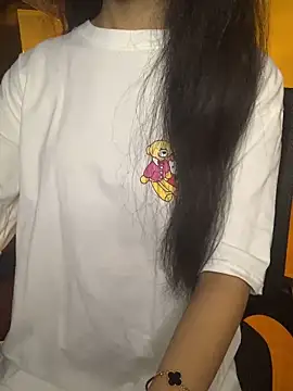 Nhinhi18 online show from September 22, 2025, 3:47 pm