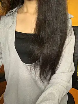 Nhinhi18 online show from October 7, 2025, 3:42 pm