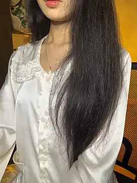 Nhinhi18 online show from November 23, 2025, 2:50 pm