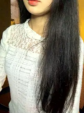 Nhinhi18 online show from February 5, 2026, 4:00 pm