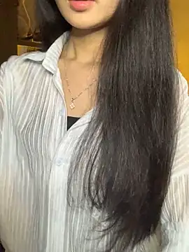 Nhinhi18 online show from February 28, 2026, 4:30 pm