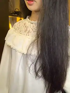 Nhinhi18 online show from March 22, 2026, 4:32 pm