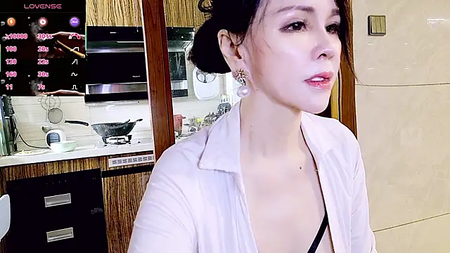 Snapshot of xinxinbabe chatting on December 22, 2025, 7:05 am xinxinbabe online show from December 22, 2025, 7:05 am