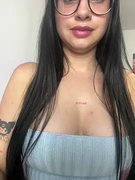 lucy grey25 online show from February 8, 2026, 12:25 am