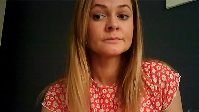 Ginger-bb online show from October 15, 2025, 7:41 am