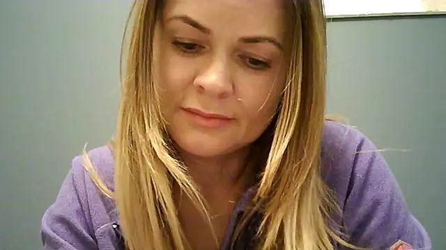 Ginger-bb online show from December 5, 2025, 8:12 am