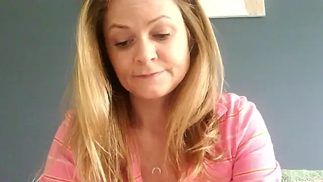 Ginger-bb online show from April 27, 2026, 5:49 am