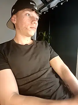 Logan sixxer online show from September 25, 2025, 7:39 pm