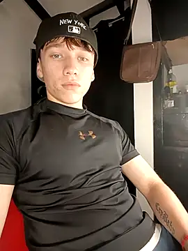 Logan sixxer online show from September 27, 2025, 2:49 am