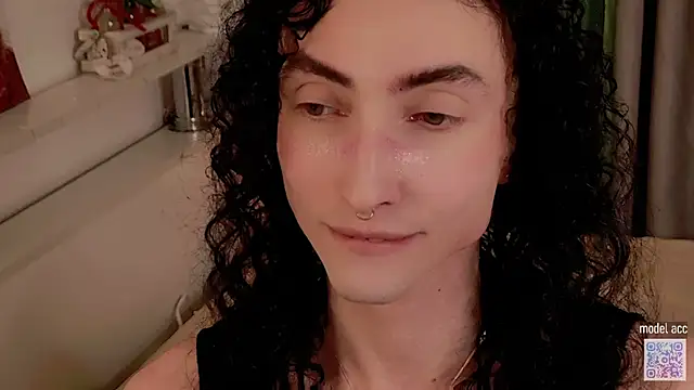 Snapshot of Queen_of_tease chatting on January 12, 2026, 5:12 am Queen of tease online show from January 12, 2026, 5:12 am