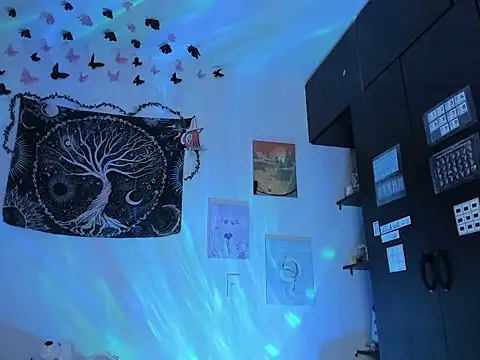 Sweet mim  online show from April 17, 2026, 10:46 pm