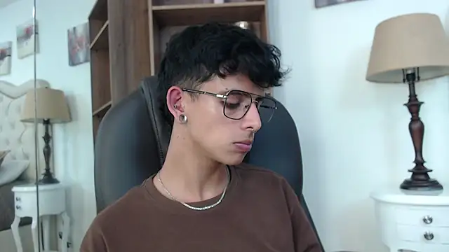 Ibratxandy online show from April 13, 2026, 6:57 pm