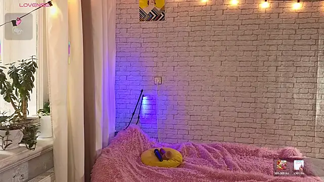 ReginaFoXXXy online show from February 10, 2026, 9:57 am