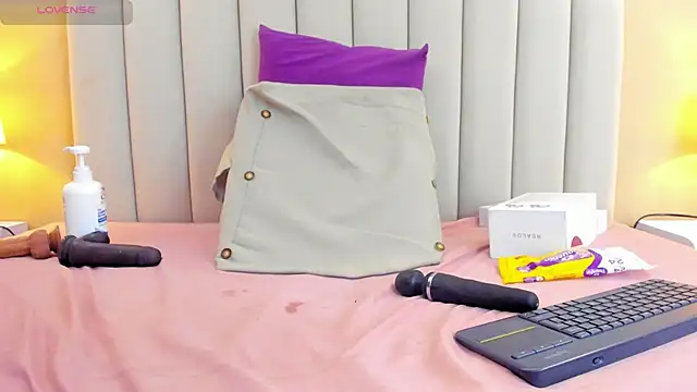 Rachel Donnelly online show from March 15, 2026, 2:28 am