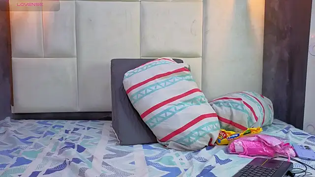 Rachel Donnelly online show from April 2, 2026, 1:14 am