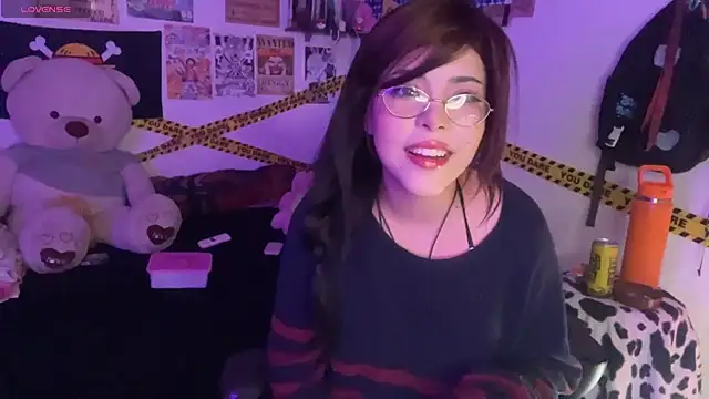 PixelKitty  online show from November 26, 2025, 4:52 pm