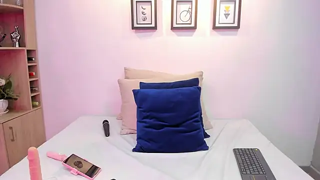 BarbieMonet online show from October 4, 2025, 1:03 am