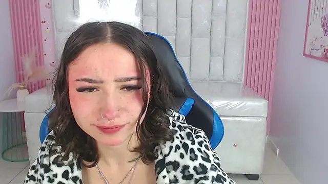 venuss09 s online show from January 6, 2026, 1:26 pm