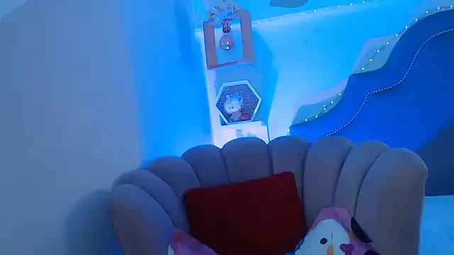 pocahontamoon online show from February 27, 2026, 3:23 pm