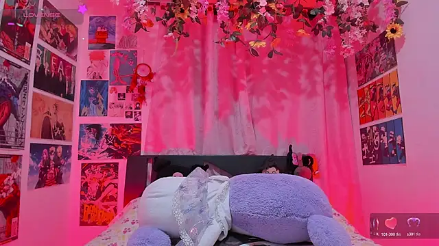 FluffyMelons online show from February 11, 2026, 10:59 pm