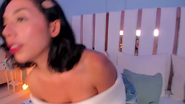 selene phmoon online show from October 5, 2025, 4:44 am