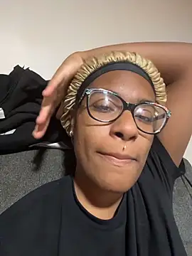 Tu GataLinda online show from November 28, 2025, 1:41 am