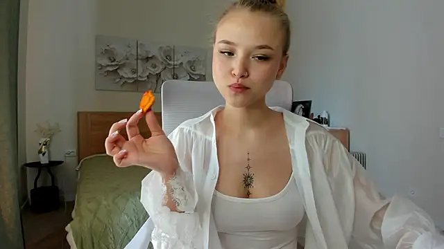flooora 0 online show from June 7, 2026, 1:43 am
