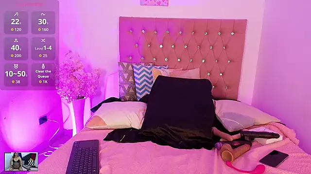 bonny wild online show from September 13, 2025, 8:52 pm