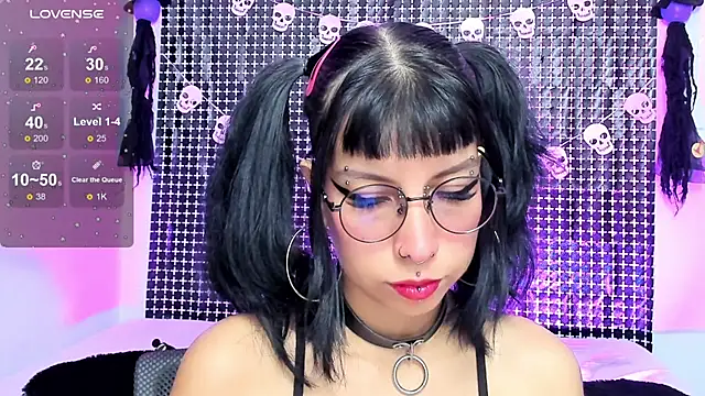 Rose 72 online show from November 16, 2025, 8:47 pm