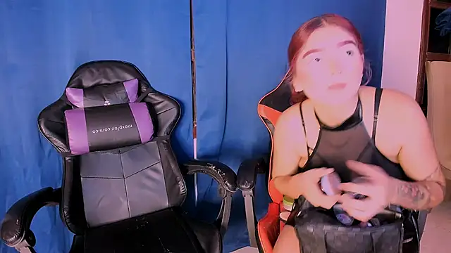 nahomy ryans online show from September 21, 2025, 7:21 am