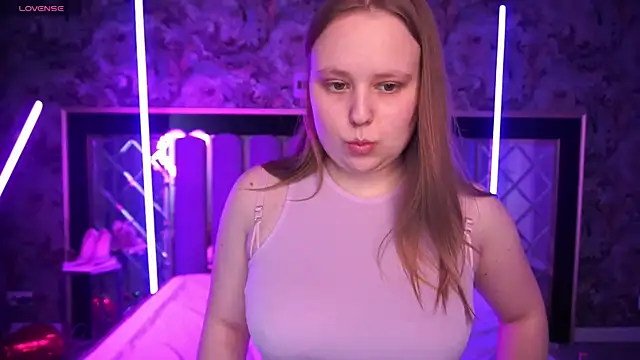 CrystallPaws online show from April 8, 2026, 5:51 am