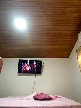 Alina0 online show from September 9, 2025, 5:01 pm