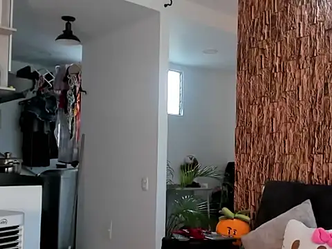 lia rip01 online show from October 27, 2025, 7:40 pm