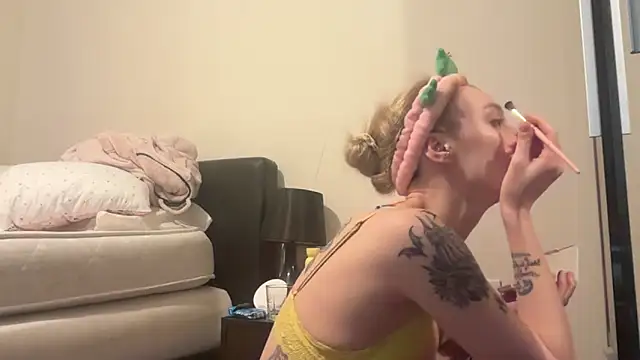 harleyblair online show from September 12, 2025, 6:19 pm