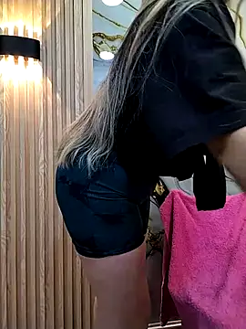  ManuVeelez online show from October 15, 2025, 4:01 am