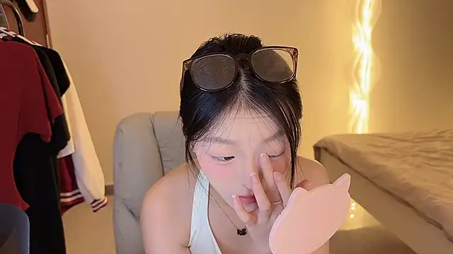 Snapshot of Robin-o3 chatting on September 21, 2025, 2:29 pm Robin-o3 online show from September 21, 2025, 2:29 pm