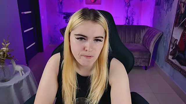 Stef Nicks online show from September 21, 2025, 5:20 am