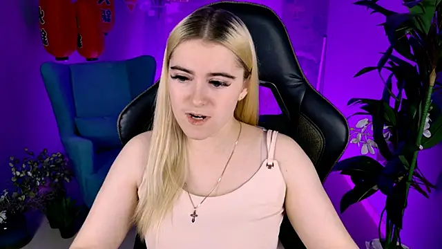 Stef Nicks online show from October 4, 2025, 9:18 am