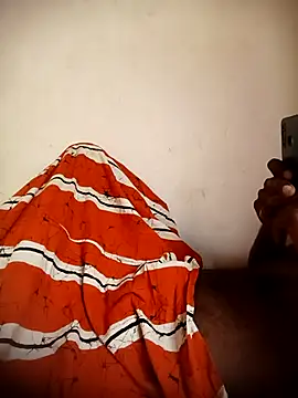 Dhanu9712 online show from November 9, 2025, 4:11 am