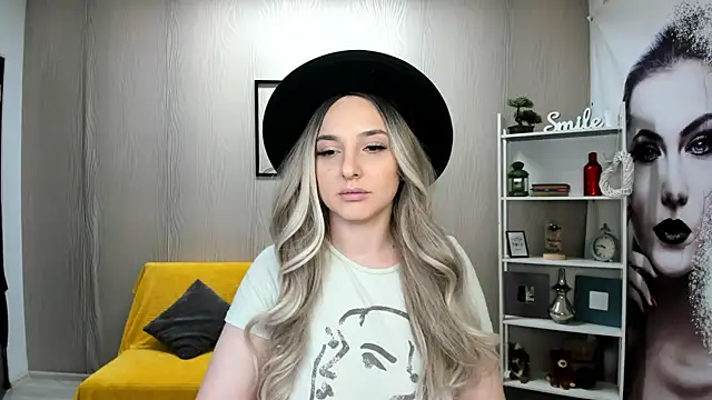 JaquelinLaurent online show from September 30, 2025, 6:46 pm