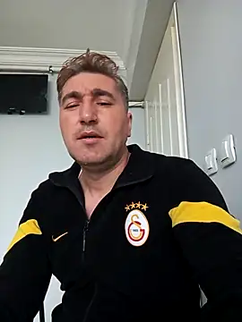 Snapshot of mert0359 chatting on October 6, 2025, 9:51 am mert0359 online show from October 6, 2025, 9:51 am