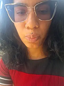 RavenShyfit online show from November 9, 2025, 3:21 pm