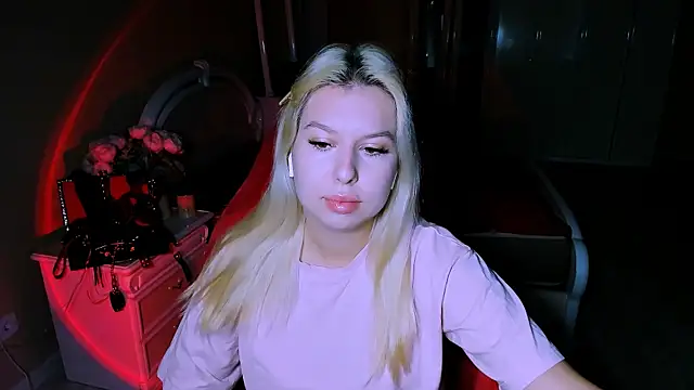 ChloeRicc online show from October 30, 2025, 7:32 am