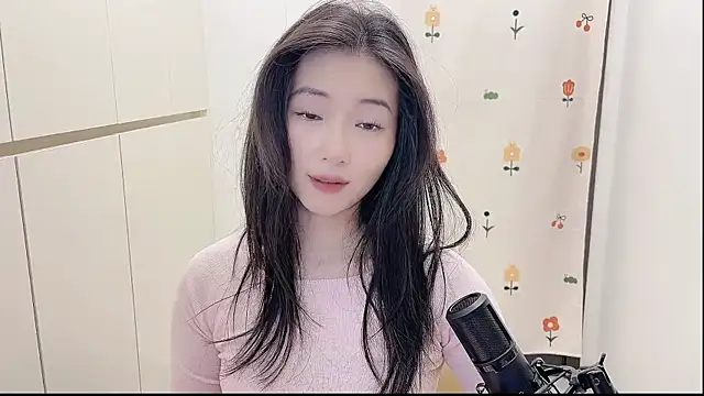 Rosalind xixi online show from September 22, 2025, 10:39 am