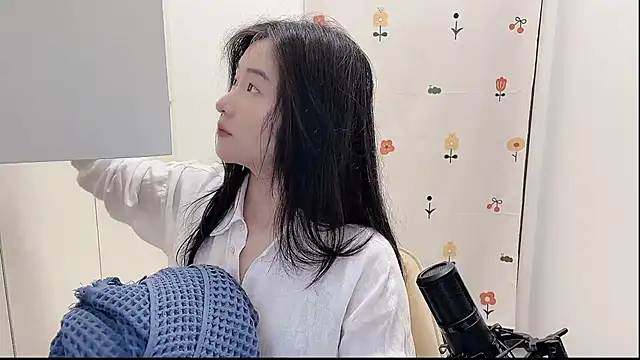 Rosalind xixi online show from September 25, 2025, 1:20 am