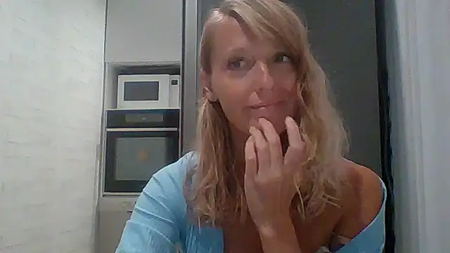 Vexxaa online show from October 7, 2025, 5:10 pm